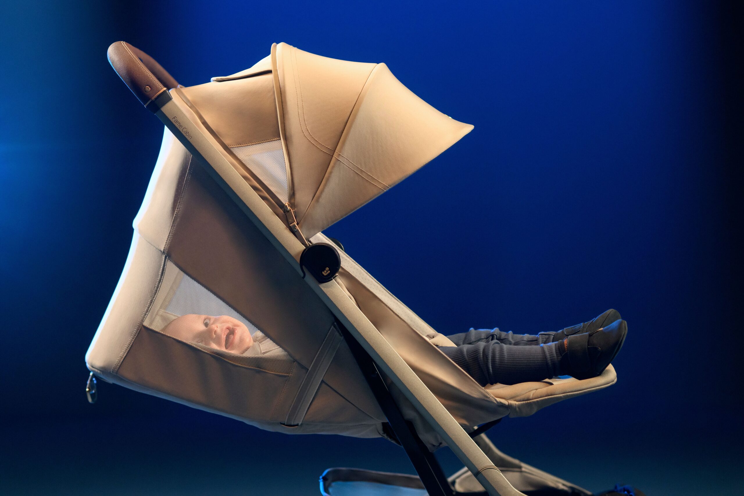 fame cabin maxicosi tumbada