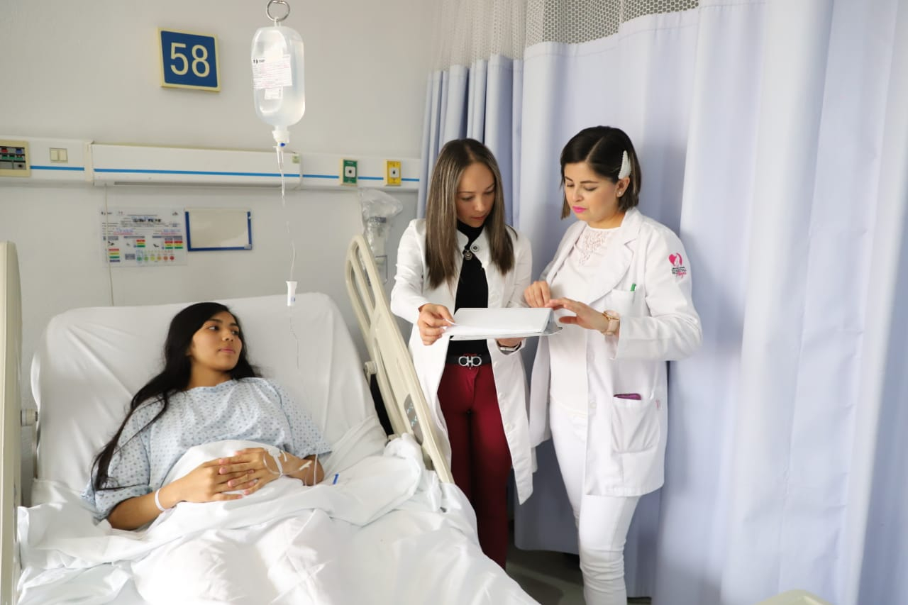 mujer embarazada en el hospital