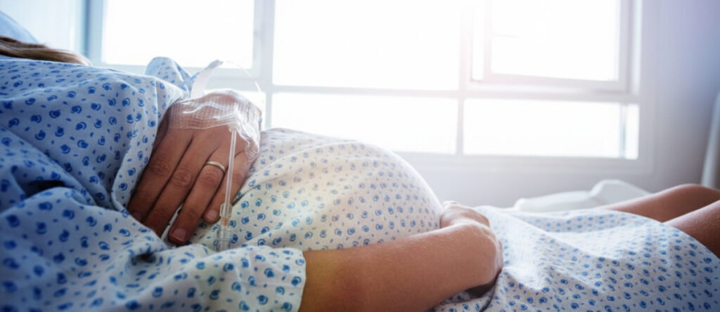 ¿Qué llevar en la maleta del hospital para el bebé? [ACTUALIZADO 2026]